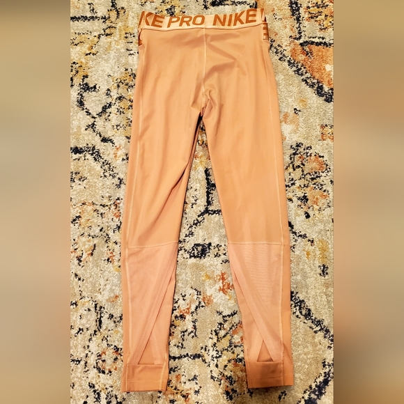 Nike Pro crossover waistband - Picture 2 of 4